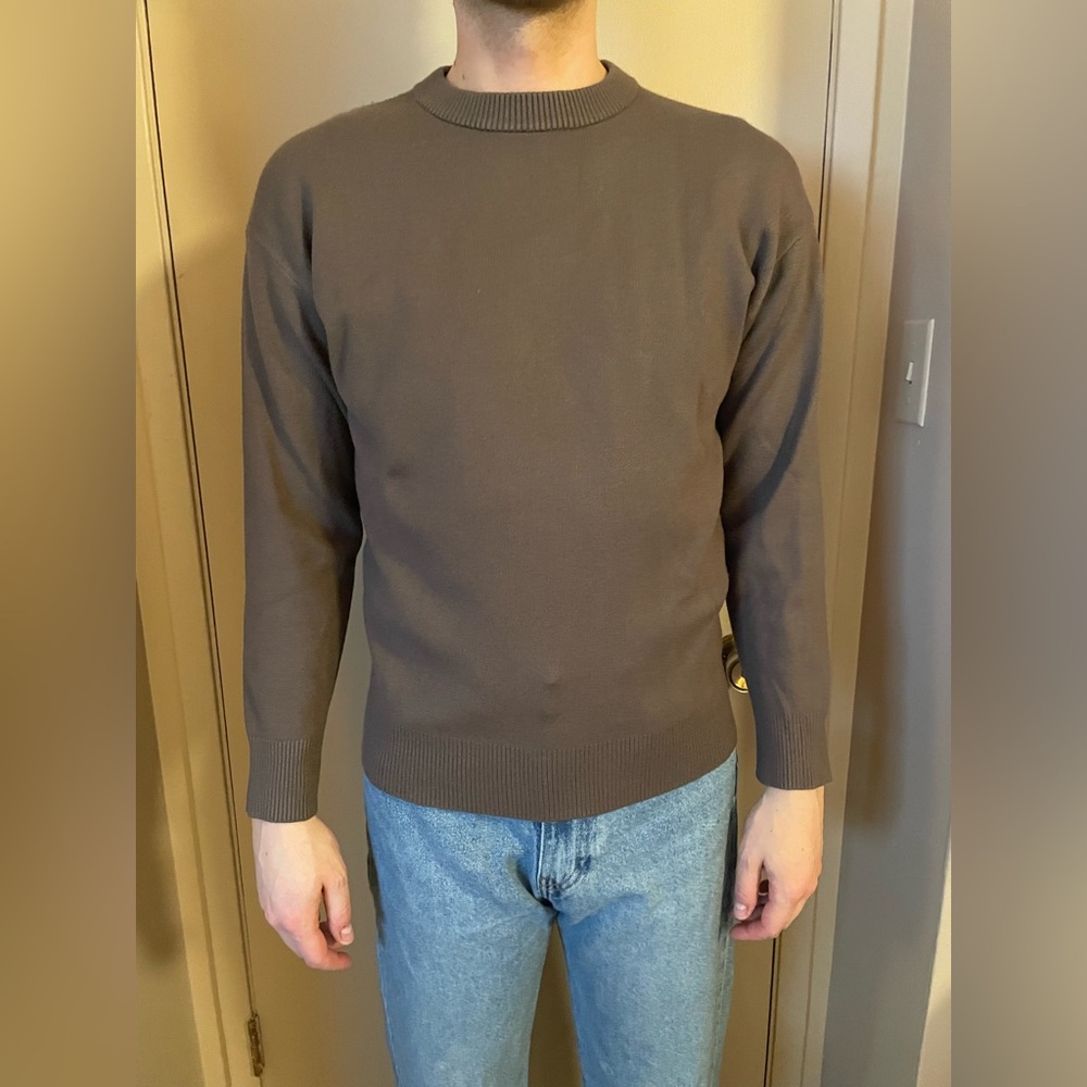 Zara Men’s Brown Crewneck Sweater with Slim Fit